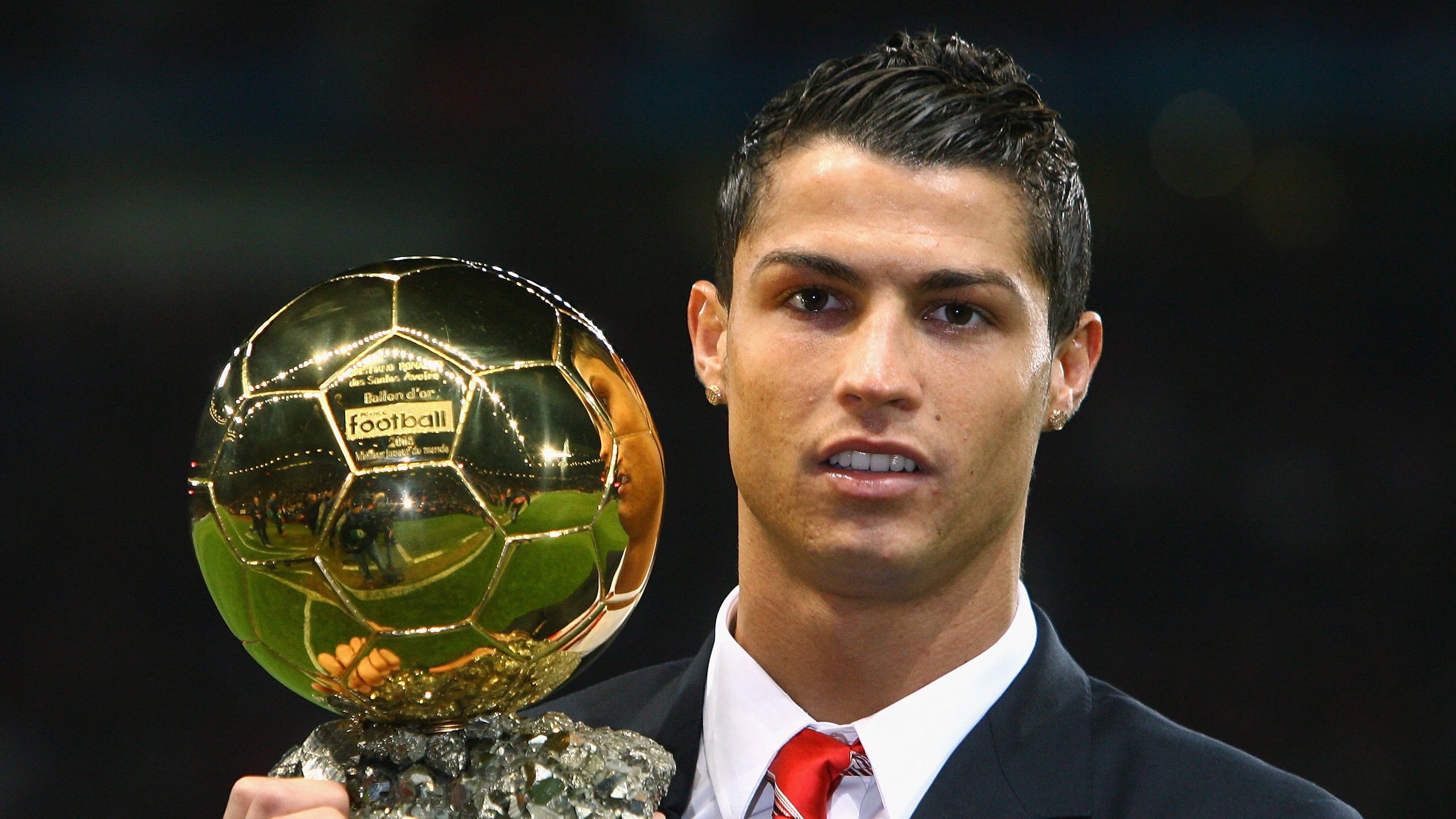 kering.com-C罗表示世界杯非人生终极梦想，梅西称夺冠如孩子诞生般伟大，c罗和梅西世界杯踢过比赛吗